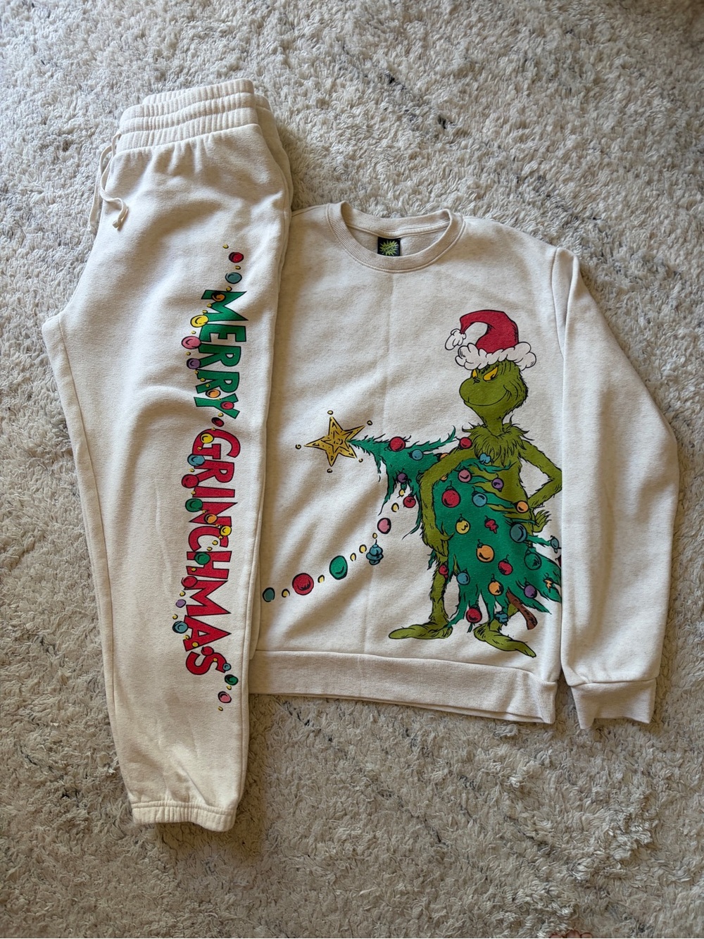 Merry Grinchmas Fleece Sweatshirt & Jogger Set, Size L